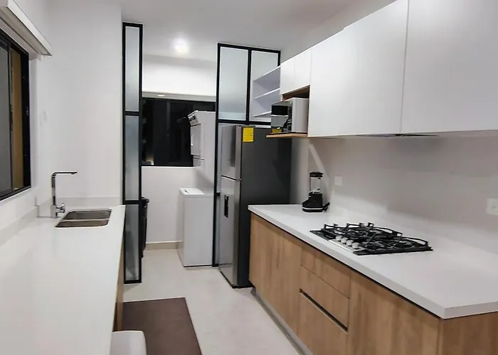 Luxury Accommodation, Including A Tour To The Famous Arch *